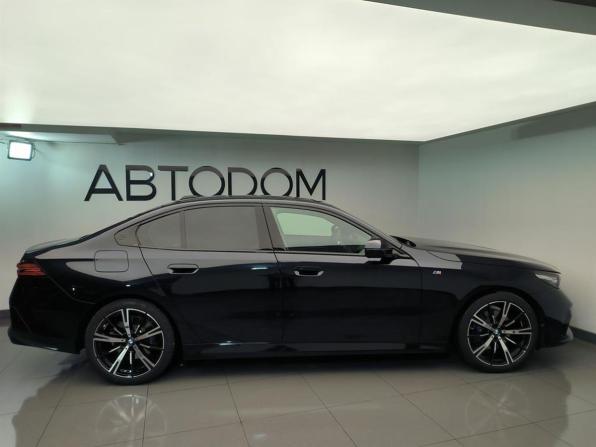 BMW 5 серии VIII (G60/G61/G68) с пробегом 2025 года, цена 9 200 000 рублей, 5830 км, седан, Автокод Объявления