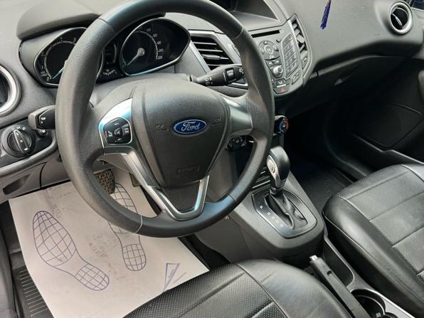 Ford Fiesta Mk6 Рестайлинг с пробегом 2015 года, цена 650 000 рублей, 175423 км, седан, Автокод Объявления