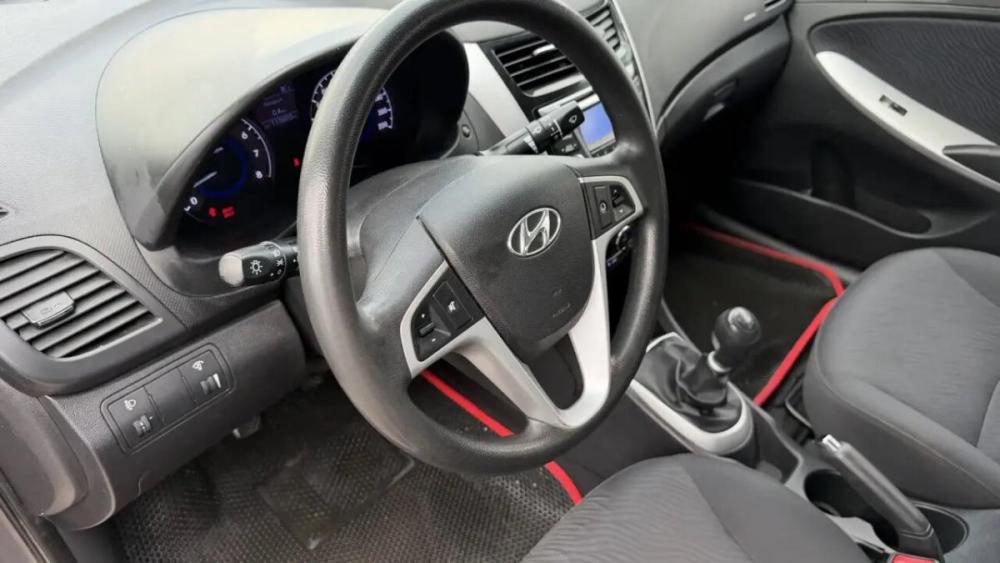 Hyundai Solaris I Череповец  - изображение 10