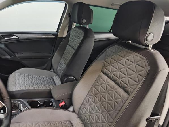 Volkswagen Tiguan II Рестайлинг с пробегом 2021 года, цена 3 190 000 рублей, 29763 км, внедорожник, Автокод Объявления