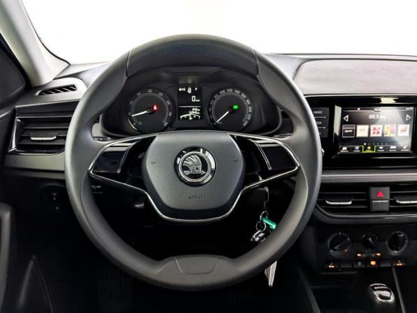 Skoda Rapid II с пробегом 2021 года, цена 1 716 000 рублей, 52946 км, лифтбек, Автокод Объявления