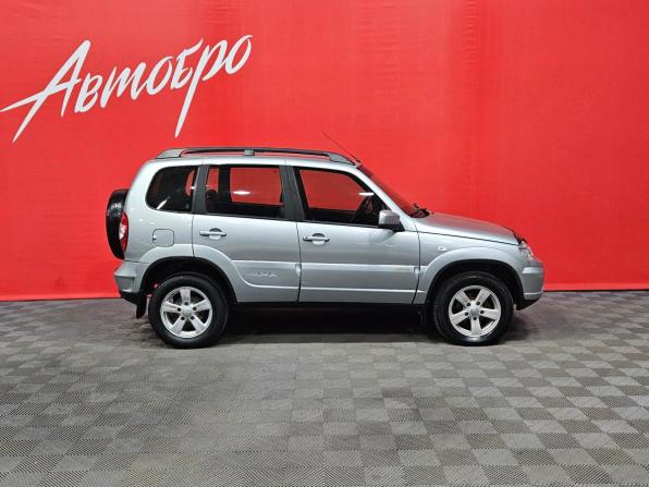 Chevrolet Niva I Рестайлинг с пробегом 2015 года, цена 679 000 рублей, 60805 км, внедорожник, Автокод Объявления