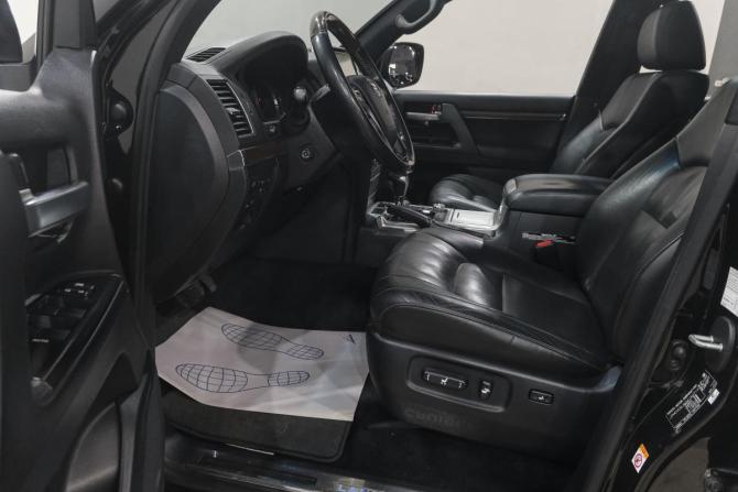 Toyota Land Cruiser 200 Series Рестайлинг 2 с пробегом 2015 года, цена 4 619 000 рублей, 211000 км, внедорожник, Автокод Объявления