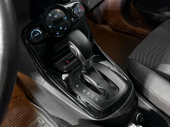 Ford Fiesta Mk6 Рестайлинг с пробегом 2016 года, цена 845 000 рублей, 142060 км, хэтчбек, Автокод Объявления