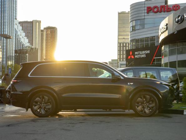 Li Auto (Lixiang) L9 I с пробегом 2024 года, цена 5 748 000 рублей, 68235 км, внедорожник, Автокод Объявления