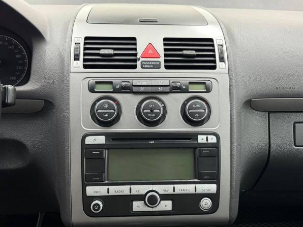 Volkswagen Touran I Рестайлинг с пробегом 2009 года, цена 769 900 рублей, 217700 км, компактвэн, Автокод Объявления