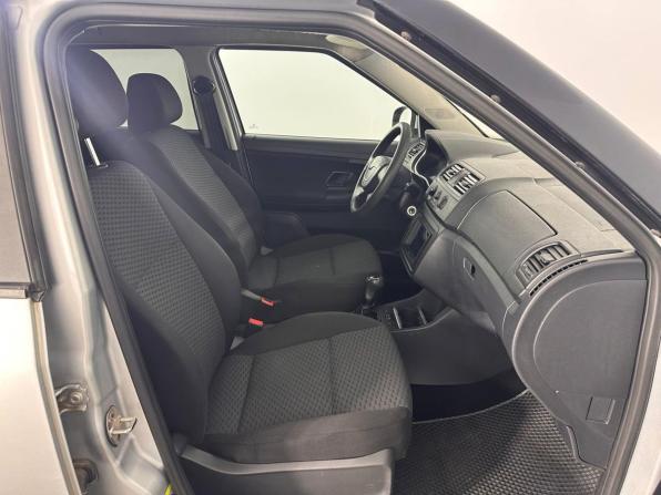 Skoda Fabia II Рестайлинг с пробегом 2011 года, цена 414 000 рублей, 299878 км, хэтчбек, Автокод Объявления
