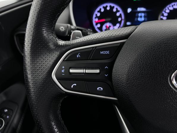 Hyundai Santa Fe IV Рестайлинг с пробегом 2023 года, цена 3 725 000 рублей, 61479 км, внедорожник, Автокод Объявления
