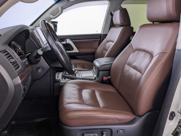 Toyota Land Cruiser 200 Series Рестайлинг 2 с пробегом 2016 года, цена 6 900 000 рублей, 74780 км, внедорожник, Автокод Объявления