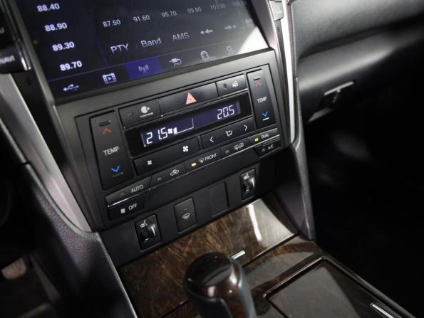 Toyota Camry VII (XV50) Рестайлинг 2 с пробегом 2017 года, цена 2 299 000 рублей, 158784 км, седан, Автокод Объявления