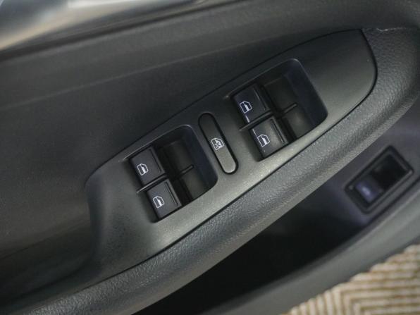 Volkswagen Jetta VI Рестайлинг с пробегом 2016 года, цена 1 000 000 рублей, 221500 км, седан, Автокод Объявления