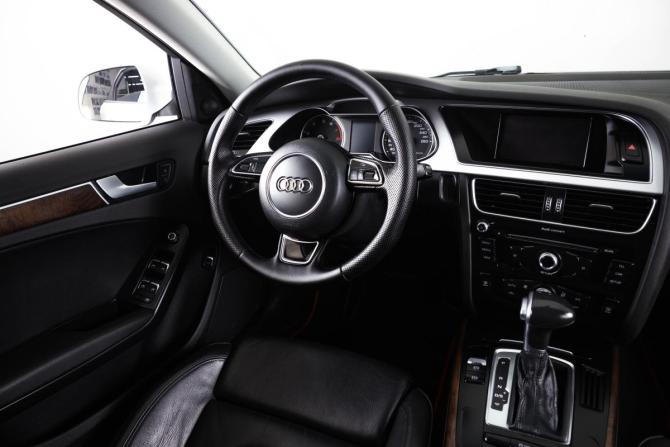 Audi A4 IV (B8) Рестайлинг с пробегом 2015 года, цена 1 699 000 рублей, 106400 км, седан, Автокод Объявления