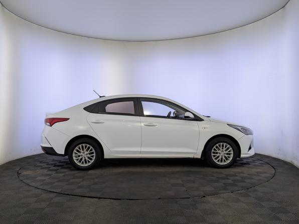 Hyundai Solaris II Рестайлинг с пробегом 2020 года, цена 1 050 000 рублей, 222334 км, седан, Автокод Объявления
