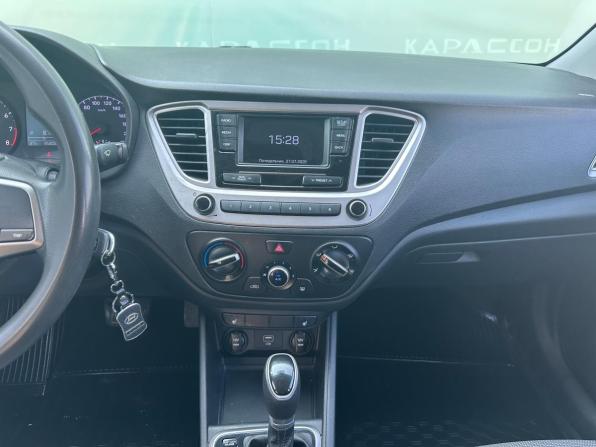 Hyundai Solaris II с пробегом 2019 года, цена 945 000 рублей, 95805 км, седан, Автокод Объявления