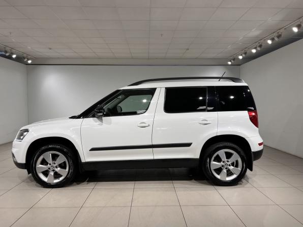 Skoda Yeti I Рестайлинг с пробегом 2015 года, цена 1 090 000 рублей, 193882 км, внедорожник, Автокод Объявления