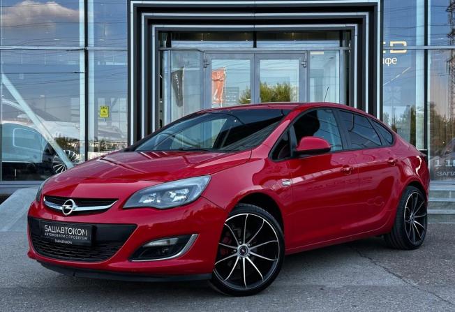 Opel Astra J Рестайлинг с пробегом 2012 года, цена 640 000 рублей, 220580 км, седан, Автокод Объявления