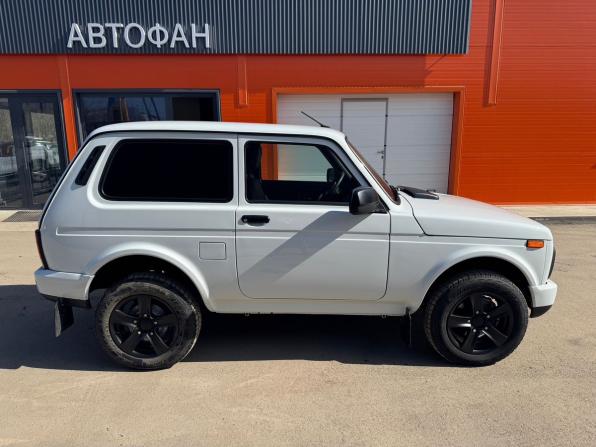 Lada (ВАЗ) Niva Legend с пробегом 2024 года, цена 909 900 рублей, 4000 км, внедорожник, Автокод Объявления