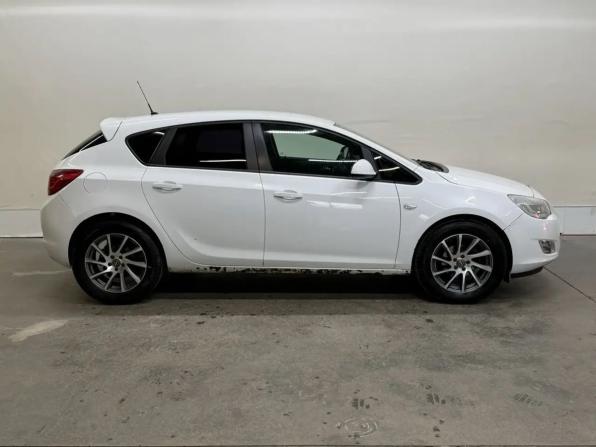 Opel Astra J с пробегом 2012 года, цена 599 000 рублей, 133777 км, хэтчбек, Автокод Объявления