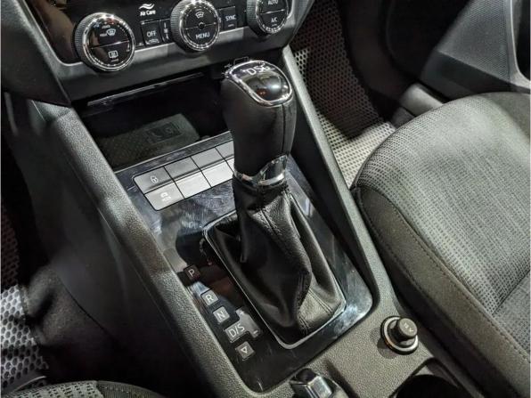 Skoda Octavia III (A7) Рестайлинг с пробегом 2019 года, цена 1 695 000 рублей, 207137 км, лифтбек, Автокод Объявления
