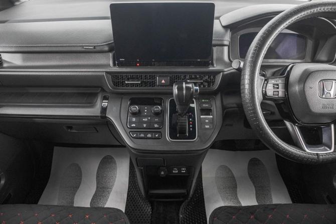 Honda Stepwgn VI с пробегом 2022 года, цена 3 049 000 рублей, 17000 км, минивэн, Автокод Объявления