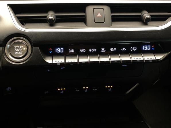 Lexus UX I с пробегом 2019 года, цена 2 850 000 рублей, 58283 км, внедорожник, Автокод Объявления