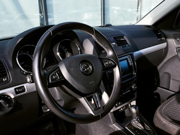 Skoda Yeti I Рестайлинг с пробегом 2016 года, цена 1 445 000 рублей, 110226 км, внедорожник, Автокод Объявления