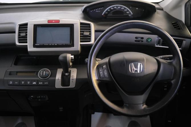 Honda Freed I Рестайлинг с пробегом 2013 года, цена 1 149 000 рублей, 160000 км, компактвэн, Автокод Объявления