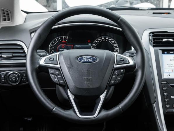 Ford Mondeo V с пробегом 2017 года, цена 1 544 000 рублей, 133574 км, седан, Автокод Объявления