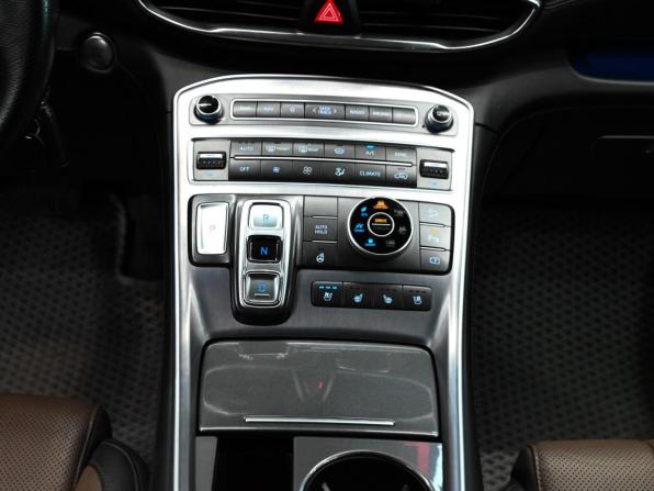 Hyundai Santa Fe IV Рестайлинг с пробегом 2021 года, цена 3 290 000 рублей, 75038 км, внедорожник, Автокод Объявления