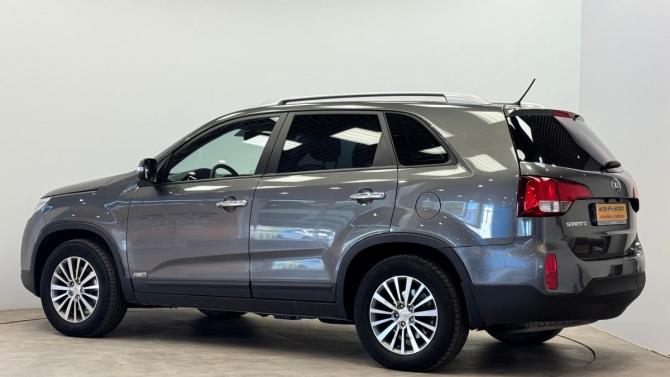 Kia Sorento II Рестайлинг с пробегом 2015 года, цена 1 850 000 рублей, 115085 км, внедорожник, Автокод Объявления