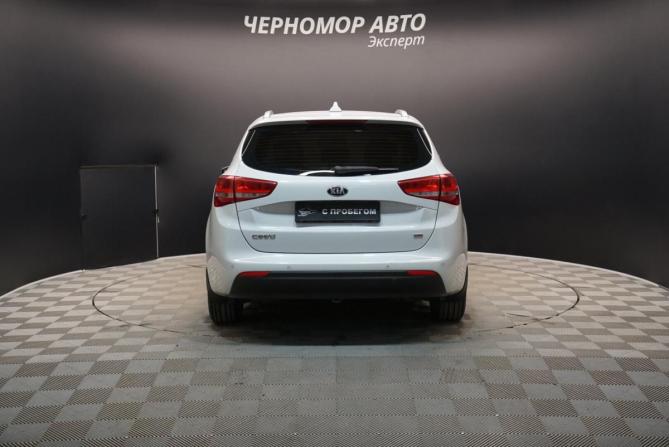 Kia Ceed II Рестайлинг с пробегом 2017 года, цена 1 640 000 рублей, 105000 км, универсал, Автокод Объявления