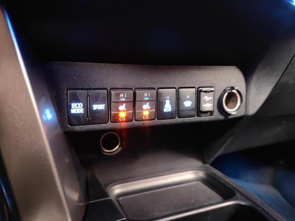 Toyota RAV4 IV (XA40) Рестайлинг с пробегом 2019 года, цена 2 295 000 рублей, 202493 км, внедорожник, Автокод Объявления