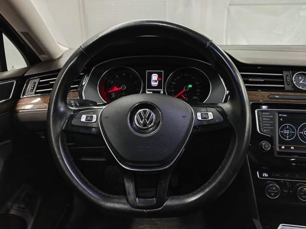 Volkswagen Passat B8 с пробегом 2015 года, цена 1 578 000 рублей, 188641 км, седан, Автокод Объявления