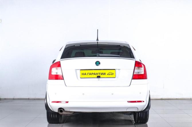 Skoda Octavia II (A5) Рестайлинг с пробегом 2013 года, цена 989 000 рублей, 224388 км, лифтбек, Автокод Объявления