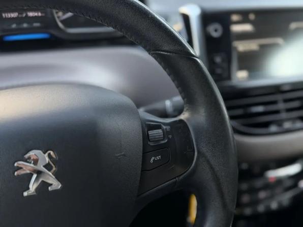 Peugeot 2008 I с пробегом 2014 года, цена 850 000 рублей, 113307 км, внедорожник, Автокод Объявления