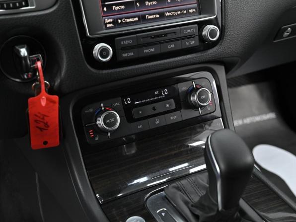 Volkswagen Touareg II Рестайлинг с пробегом 2015 года, цена 2 099 000 рублей, 109000 км, внедорожник, Автокод Объявления