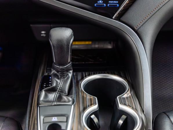 Toyota Camry VIII (XV70) с пробегом 2019 года, цена 2 558 000 рублей, 169062 км, седан, Автокод Объявления