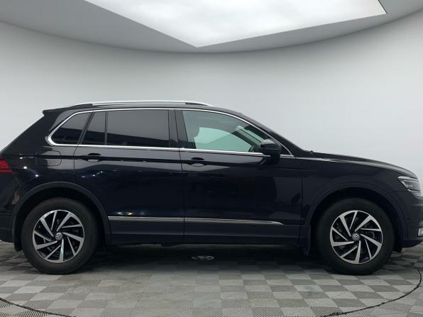 Volkswagen Tiguan II с пробегом 2018 года, цена 2 299 000 рублей, 159626 км, внедорожник, Автокод Объявления