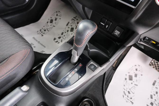 Honda Fit III Рестайлинг с пробегом 2017 года, цена 1 479 000 рублей, 81000 км, хэтчбек, Автокод Объявления