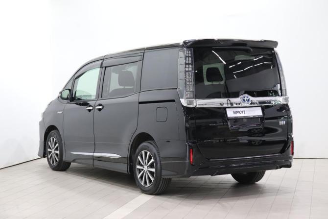 Toyota Voxy III (R80) с пробегом 2016 года, цена 1 830 000 рублей, 204410 км, минивэн, Автокод Объявления
