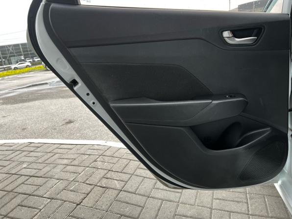 Hyundai Solaris II с пробегом 2019 года, цена 960 000 рублей, 186111 км, седан, Автокод Объявления