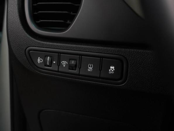 Kia Rio IV Рестайлинг с пробегом 2021 года, цена 1 099 000 рублей, 175684 км, хэтчбек, Автокод Объявления