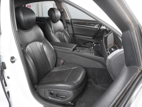 Hyundai Genesis II с пробегом 2014 года, цена 2 075 000 рублей, 225974 км, седан, Автокод Объявления