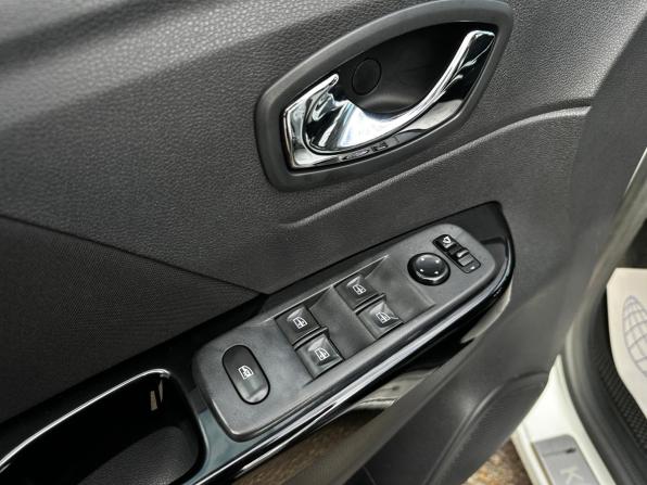 Renault Kaptur I с пробегом 2020 года, цена 1 345 000 рублей, 135215 км, внедорожник, Автокод Объявления