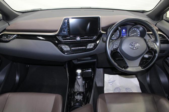 Toyota C-HR I с пробегом 2018 года, цена 1 999 000 рублей, 82399 км, внедорожник, Автокод Объявления