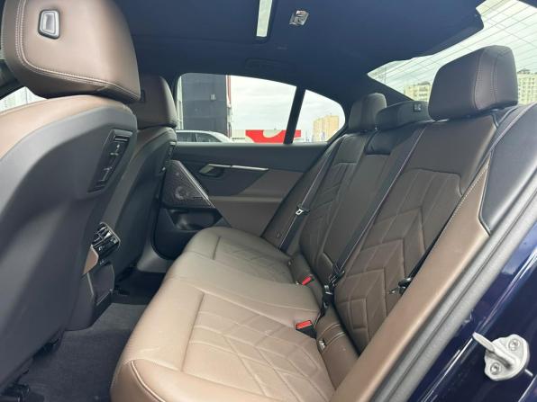 BMW 5 серии VIII (G60/G61/G68) с пробегом 2025 года, цена 8 190 000 рублей, 6158 км, седан, Автокод Объявления