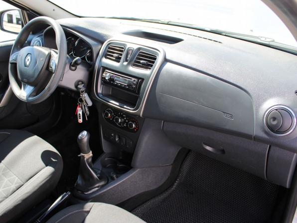 Renault Sandero II с пробегом 2015 года, цена 819 000 рублей, 165214 км, хэтчбек, Автокод Объявления