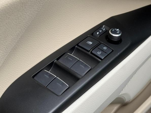 Toyota Camry VIII (XV70) Рестайлинг с пробегом 2023 года, цена 4 650 000 рублей, 27244 км, седан, Автокод Объявления