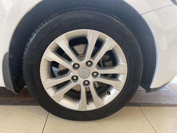 Kia Ceed II с пробегом 2013 года, цена 1 065 000 рублей, 140942 км, хэтчбек, Автокод Объявления