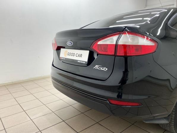 Ford Fiesta Mk6 Рестайлинг с пробегом 2015 года, цена 870 000 рублей, 98459 км, седан, Автокод Объявления